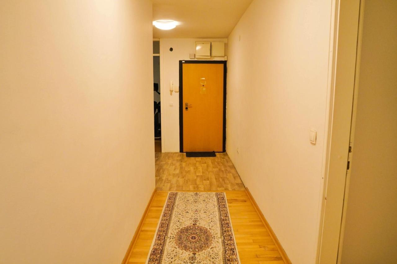 City Center Grand Apartment - Three-Bedroom, Free Parking Sarajevo Esterno foto