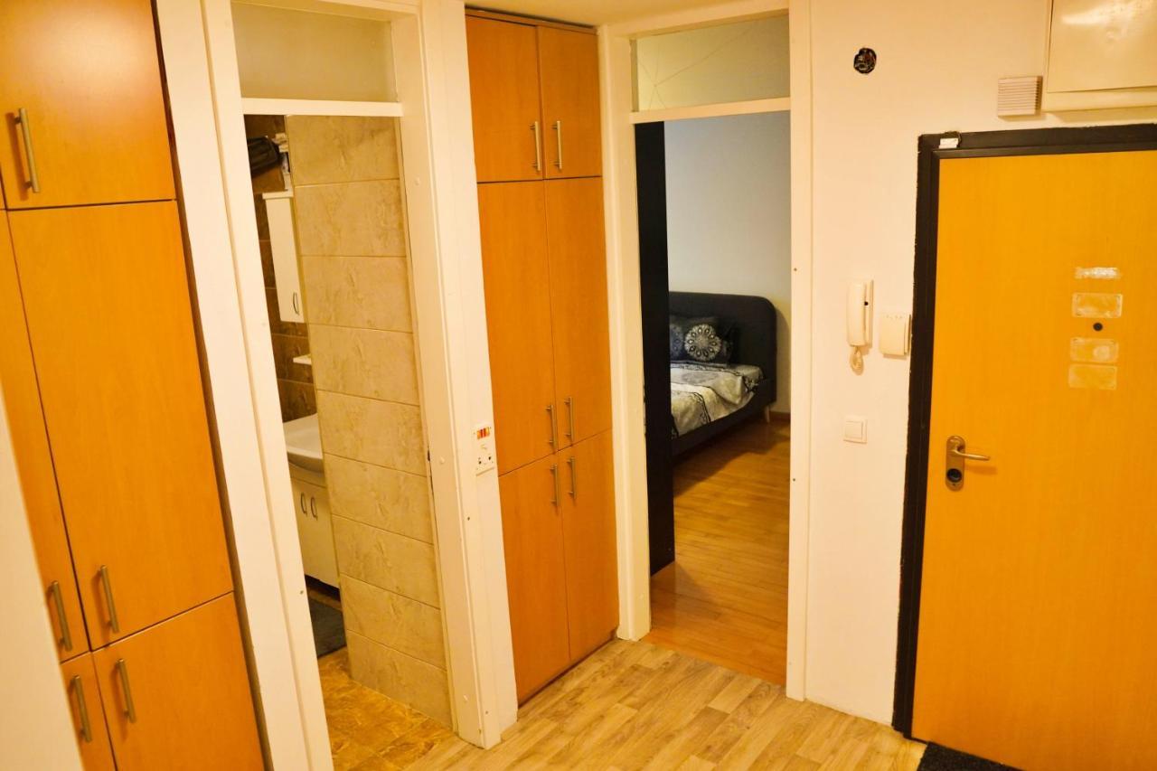 City Center Grand Apartment - Three-Bedroom, Free Parking Sarajevo Esterno foto