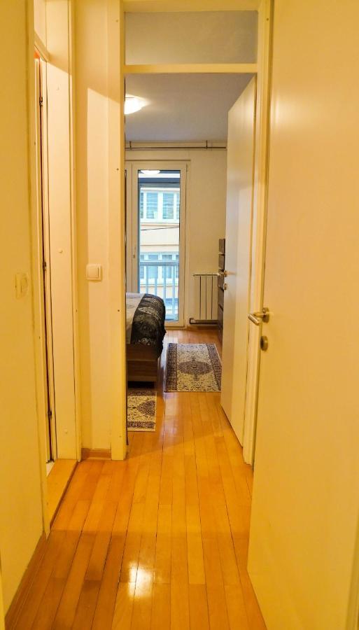 City Center Grand Apartment - Three-Bedroom, Free Parking Sarajevo Esterno foto