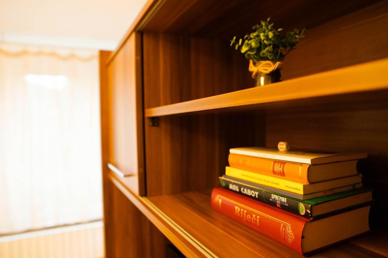 City Center Grand Apartment - Three-Bedroom, Free Parking Sarajevo Esterno foto