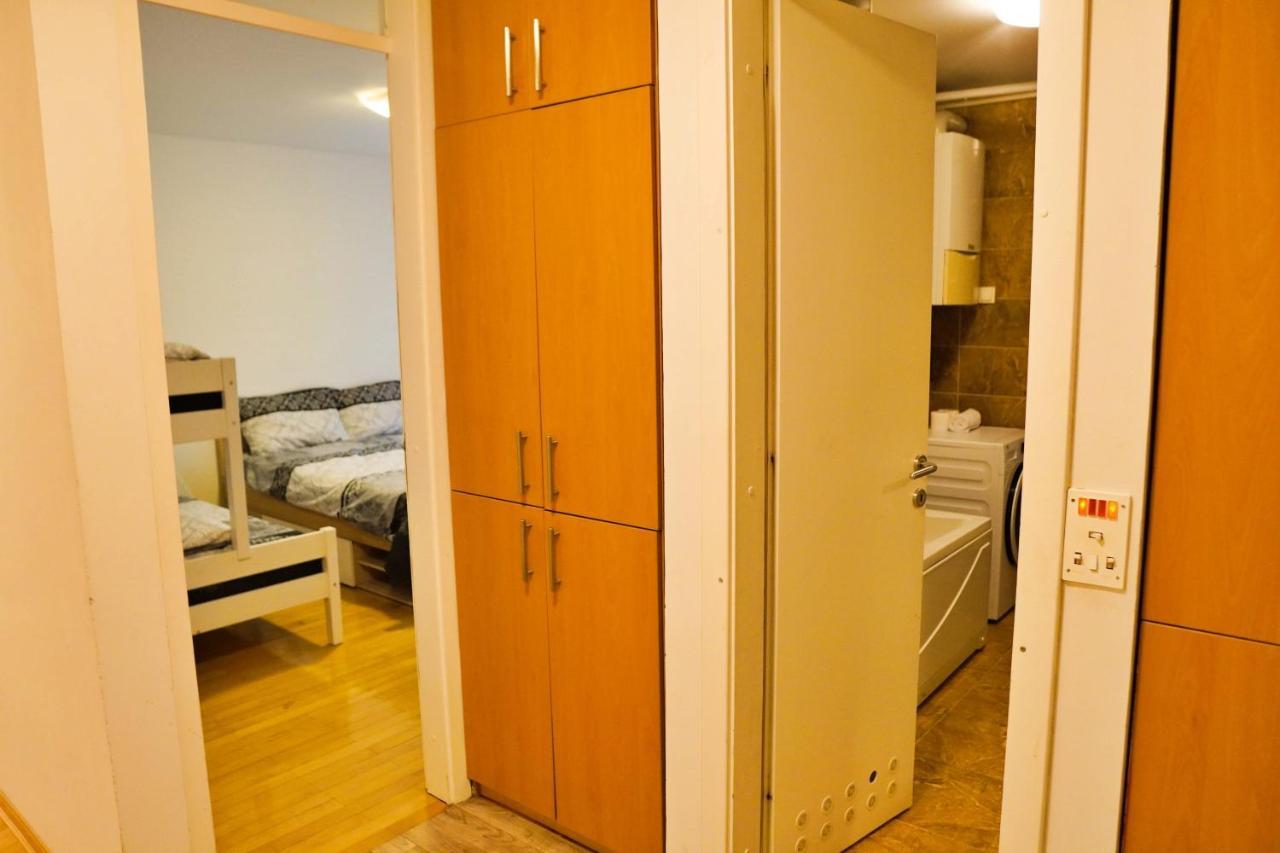 City Center Grand Apartment - Three-Bedroom, Free Parking Sarajevo Esterno foto