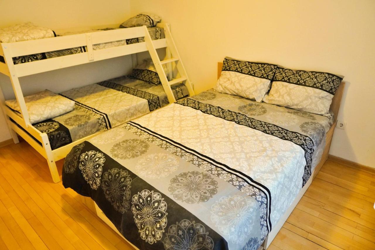 City Center Grand Apartment - Three-Bedroom, Free Parking Sarajevo Esterno foto