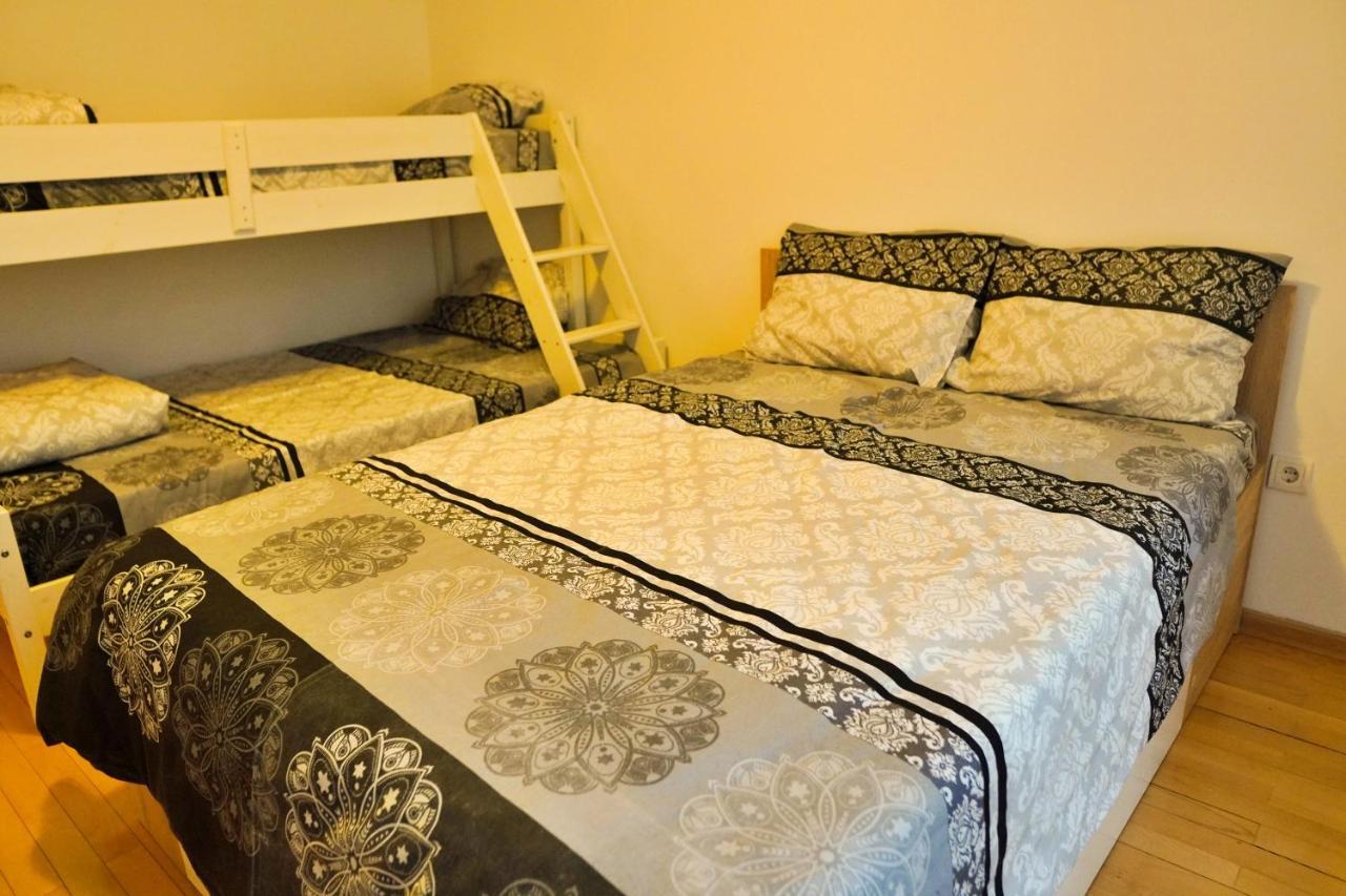 City Center Grand Apartment - Three-Bedroom, Free Parking Sarajevo Esterno foto